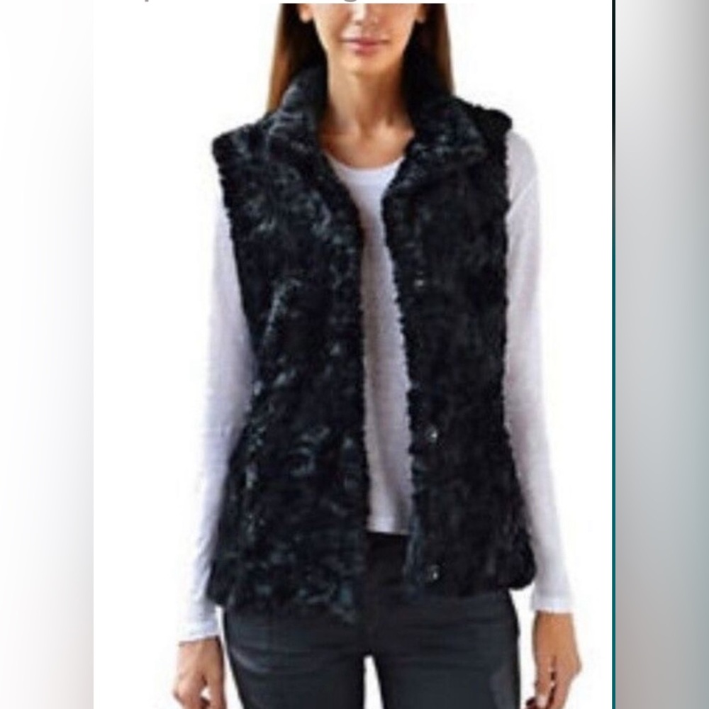 Woman's fitted Faux fur vest size S NEW